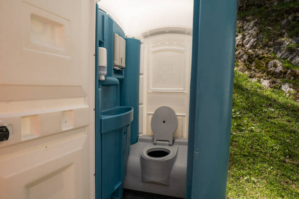 Portable restroom solutions in Del Rey, CA